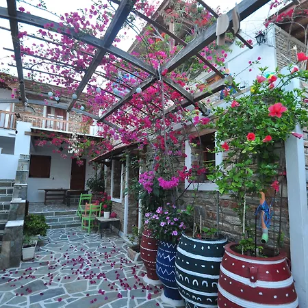 Mata 2* إيوس خورا