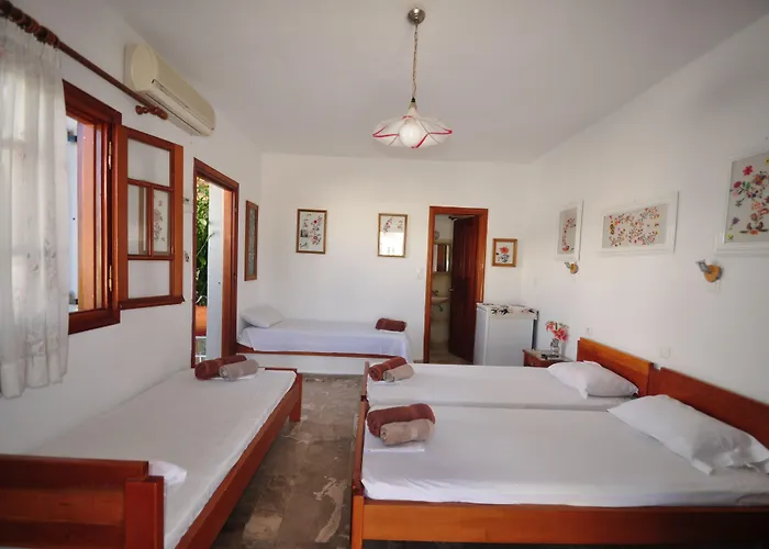 Mata بيت ضيافة إيوس خورا