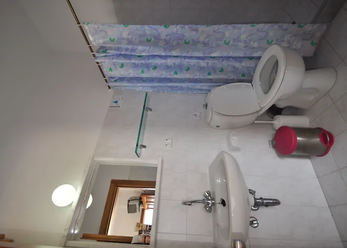 Mata 2* إيوس خورا