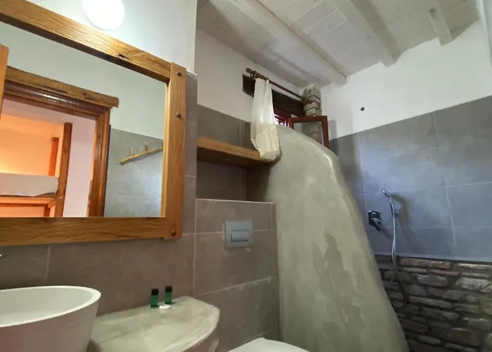 Mata 2* إيوس خورا