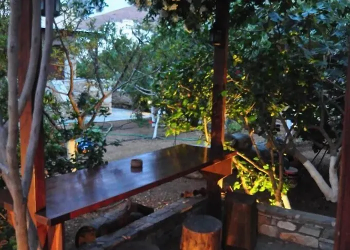 Mata بيت ضيافة إيوس خورا