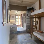 Mata Konukevi Chora (Ios)